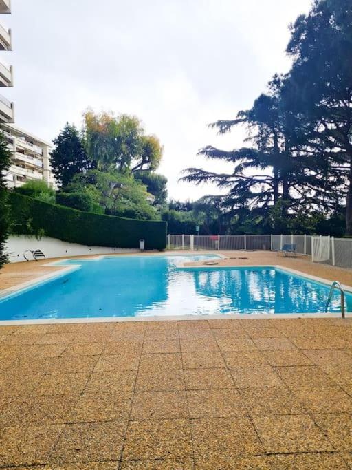 Avec Terrasse Et Piscine Nizza